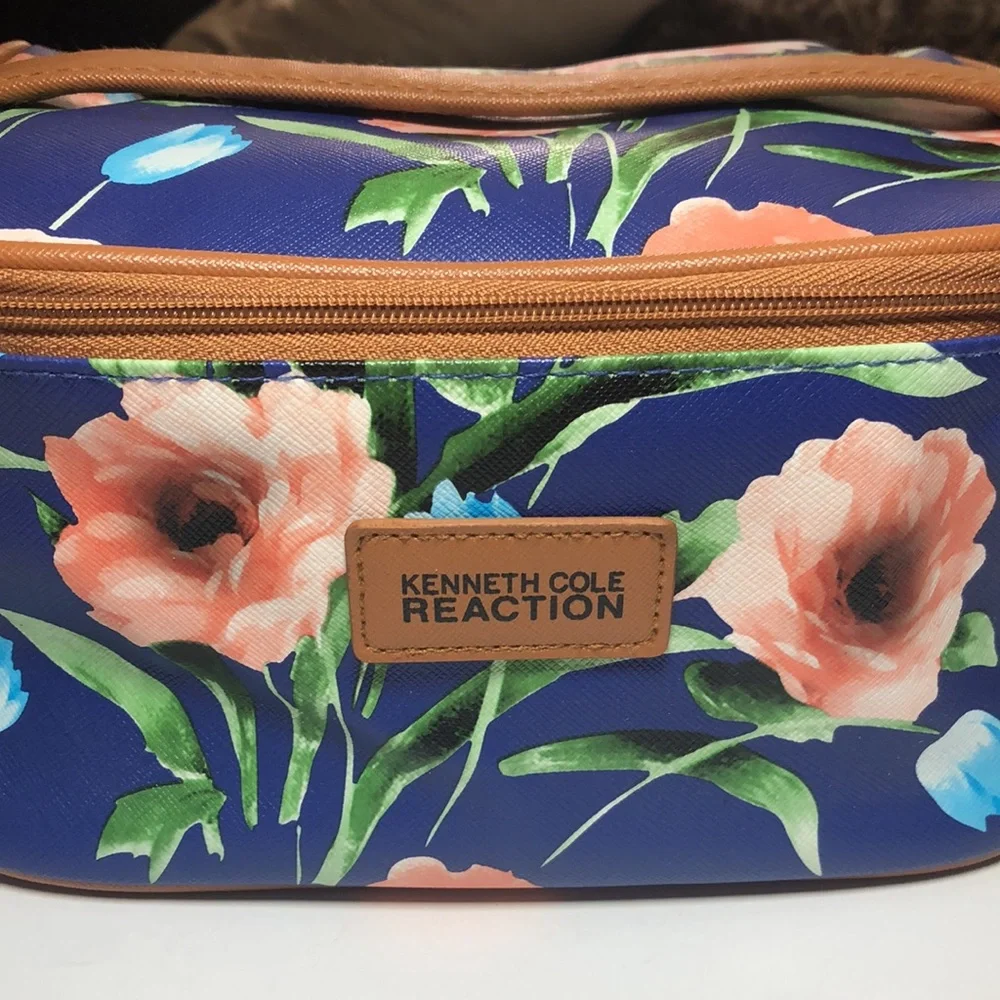 Kenneth Cole Reaction Cosmetic Bag